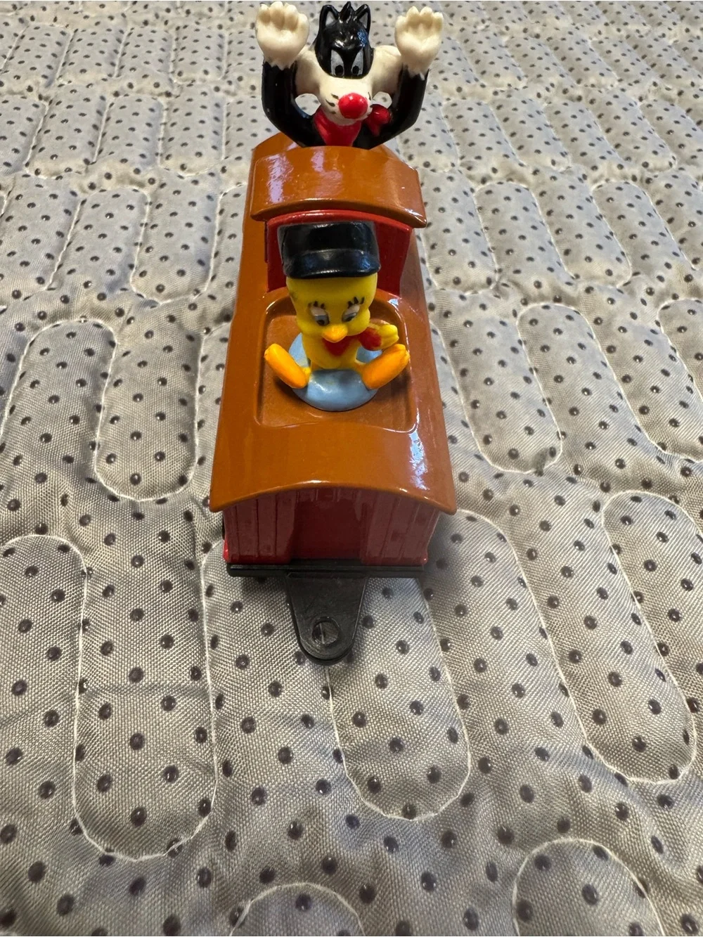 VTG 1989 Warner Bros. Red Looney Tunes Train Car with Tweety & Sylvester Figures